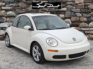 2008 Volkswagen New Beetle Triple White VIN: 3VWFW31C08M510793