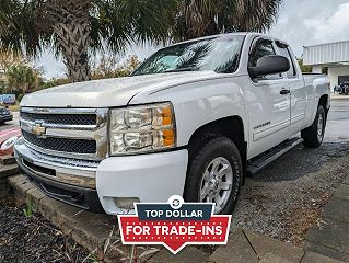 2011 Chevrolet Silverado 1500 LT 1GCRKSE33BZ261282 in Newport, NC 1