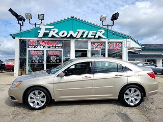 2013 Chrysler 200 Touring 1C3CCBBB9DN703897 in Milwaukee, WI 2