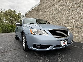 2013 Chrysler 200 Limited 1C3CCBCG1DN744034 in Rockford, IL