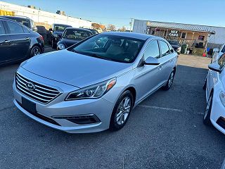 2015 Hyundai Sonata SE 5NPE24AF6FH231636 in Fredericksburg, VA 4