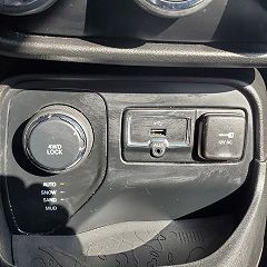 2015 Jeep Renegade Limited ZACCJBDT1FPC35083 in Romulus, MI 32