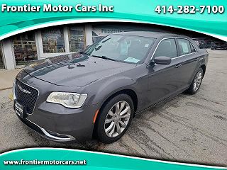 2016 Chrysler 300 Limited Edition 2C3CCARG4GH175873 in Milwaukee, WI