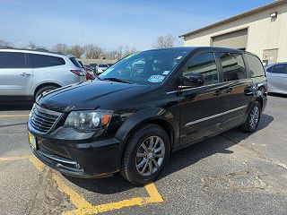 2016 Chrysler Town & Country S 2C4RC1HG7GR208222 in Racine, WI 8