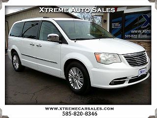 2016 Chrysler Town & Country Limited Edition 2C4RC1JG8GR305147 in Spencerport, NY