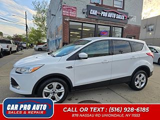 2016 Ford Escape SE 1FMCU9GX9GUC67080 in Uniondale, NY