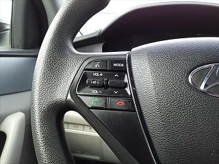 2016 Hyundai Sonata SE KMHE24L17GA039311 in Uniontown, PA 17