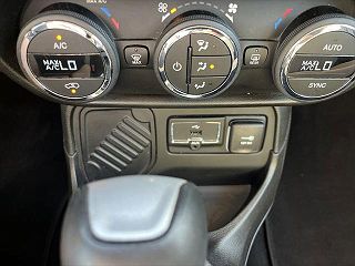 2016 Jeep Renegade  ZACCJABT3GPD21753 in Southaven, MS 23