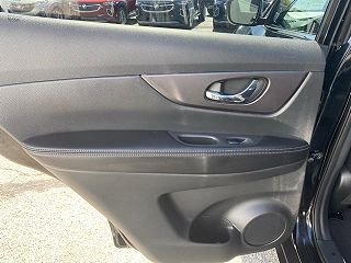2016 Nissan Rogue SV 5N1AT2MV8GC847477 in Springfield, OH 19