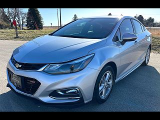2017 Chevrolet Cruze LT 1G1BE5SM9H7260187 in De Forest, WI