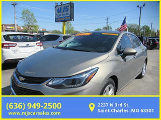 2017 Chevrolet Cruze LT 3G1BE5SM2HS566570 in Saint Charles, MO 1