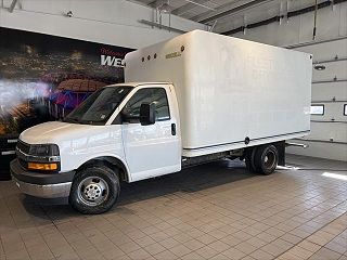 2017 Chevrolet Express 3500 1GB3GSCG0H1352762 in Orchard Park, NY 4