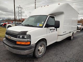 2017 Chevrolet Express 3500 1GB3GTCG9H1100806 in Orchard Park, NY 5