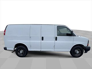 2017 Chevrolet Express 2500 1GCWGAFF1H1110097 in Painesville, OH 9