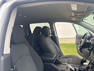 2017 Chevrolet Traverse LT 1GNKRGKD1HJ304670 in Anderson, IN 58