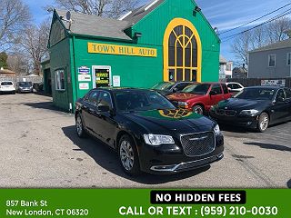2017 Chrysler 300 Limited Edition 2C3CCARG2HH508332 in New London, CT