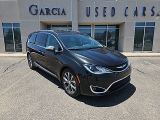 2017 Chrysler Pacifica Limited VIN: 2C4RC1GG8HR748245