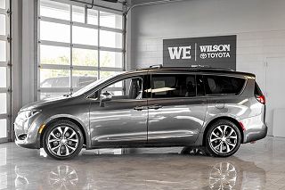 2017 Chrysler Pacifica Limited VIN: 2C4RC1GG3HR734897