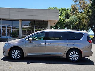 2017 Chrysler Pacifica Touring-L 2C4RC1BG9HR747550 in Concord, CA 8