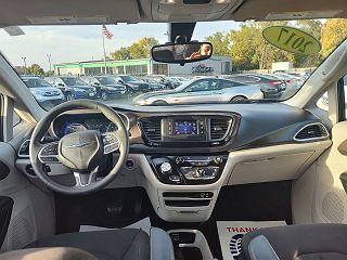2017 Chrysler Pacifica LX 2C4RC1CG5HR723051 in Fairfield, OH 9