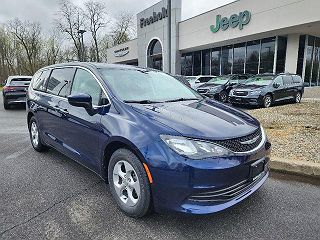 2017 Chrysler Pacifica LX 2C4RC1CG4HR677910 in Freehold, NJ