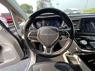 2017 Chrysler Pacifica Touring-L 2C4RC1BG7HR569606 in Hoopeston, IL 10