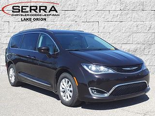 2017 Chrysler Pacifica Touring-L 2C4RC1BGXHR645061 in Lake Orion, MI 1