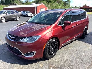 2017 Chrysler Pacifica Touring-L VIN: 2C4RC1BG4HR702788