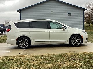 2017 Chrysler Pacifica Limited 2C4RC1GG0HR643022 in Urbandale, IA 7