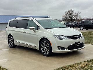 2017 Chrysler Pacifica Limited 2C4RC1GG0HR643022 in Urbandale, IA 8