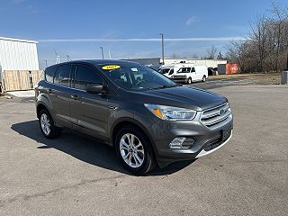 2017 Ford Escape SE 1FMCU9GD9HUD37572 in Greenville, OH 1