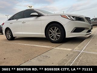 2017 Hyundai Sonata Base 5NPE24AF5HH489407 in Bossier City, LA 1