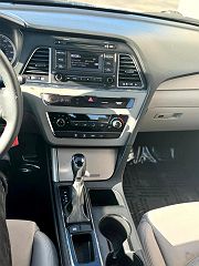 2017 Hyundai Sonata Base 5NPE24AFXHH514379 in Hamilton, OH 28