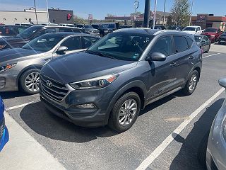 2017 Hyundai Tucson SE VIN: KM8J33A48HU330144