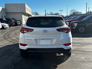 2017 Hyundai Tucson SE KM8J33A40HU277939 in Independence, MO 4