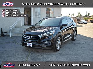2017 Hyundai Tucson SE KM8J33A42HU283922 in Sun Valley, CA 1