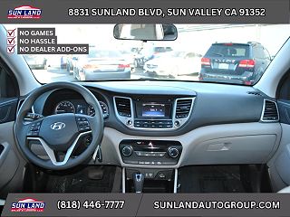 2017 Hyundai Tucson SE KM8J33A42HU283922 in Sun Valley, CA 11