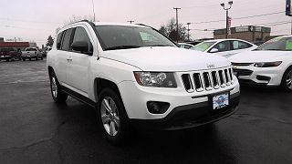 2017 Jeep Compass  1C4NJDBB4HD106612 in Medford, OR 1