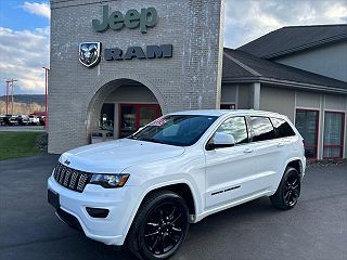 2017 Jeep Grand Cherokee  1C4RJFAG3HC911064 in Painted Post, NY 3