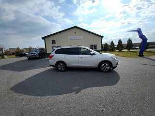 2017 Nissan Pathfinder  5N1DR2MM8HC616258 in Martinsburg, WV 4