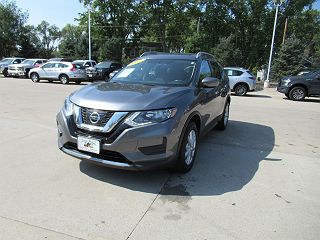 2017 Nissan Rogue SV 5N1AT2MV5HC843176 in Des Moines, IA 1