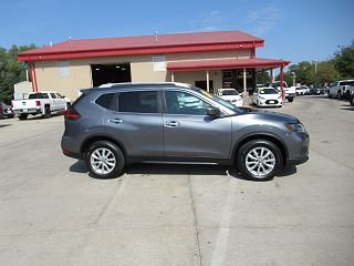 2017 Nissan Rogue SV 5N1AT2MV5HC843176 in Des Moines, IA 4