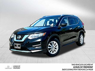 2017 Nissan Rogue SV JN8AT2MT3HW143825 in Fremont, CA