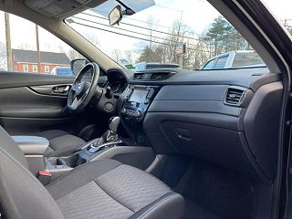 2017 Nissan Rogue SV KNMAT2MV5HP586744 in Merrimack, NH 9