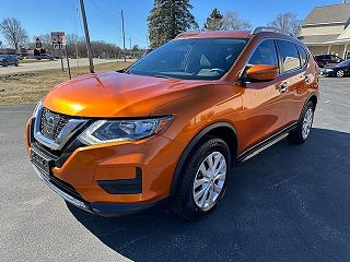 2017 Nissan Rogue SV JN8AT2MV1HW278481 in Suamico, WI 1