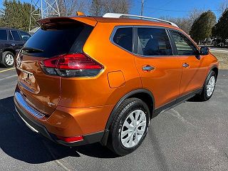2017 Nissan Rogue SV JN8AT2MV1HW278481 in Suamico, WI 4
