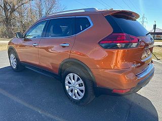 2017 Nissan Rogue SV JN8AT2MV1HW278481 in Suamico, WI 7