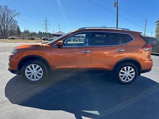 2017 Nissan Rogue SV JN8AT2MV1HW278481 in Suamico, WI 8