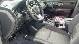 2017 Nissan Rogue SV KNMAT2MV7HP506537 in Waterford, MI 11