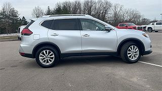 2017 Nissan Rogue SV KNMAT2MV7HP506537 in Waterford, MI 3